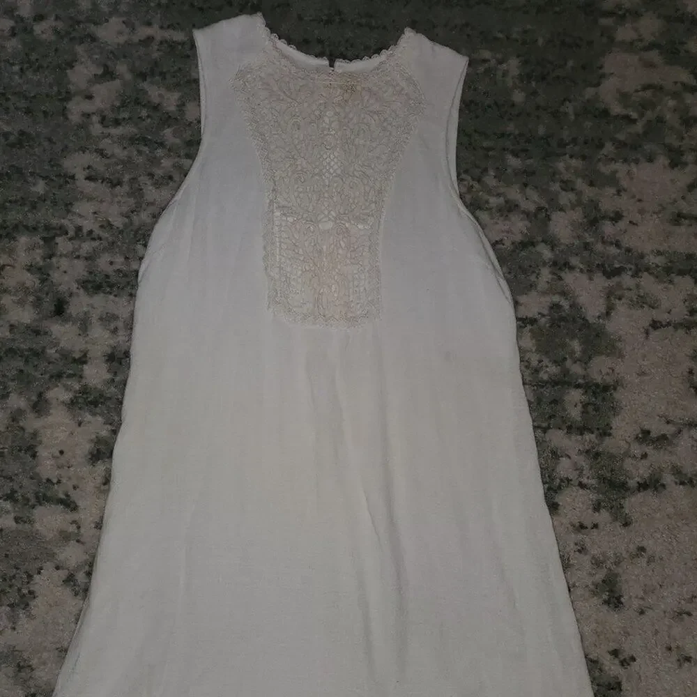 Free People White Embroidered Piece || Medium